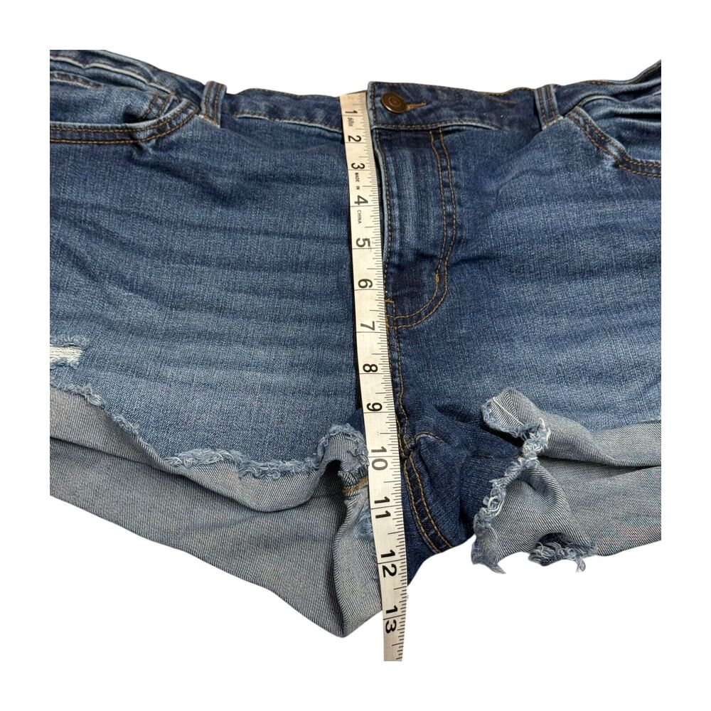 No Boundaries Mom Shorts Women's 17 Blue Denim 5-Pockets Distressed Zip Fly - Picture 4 of 6